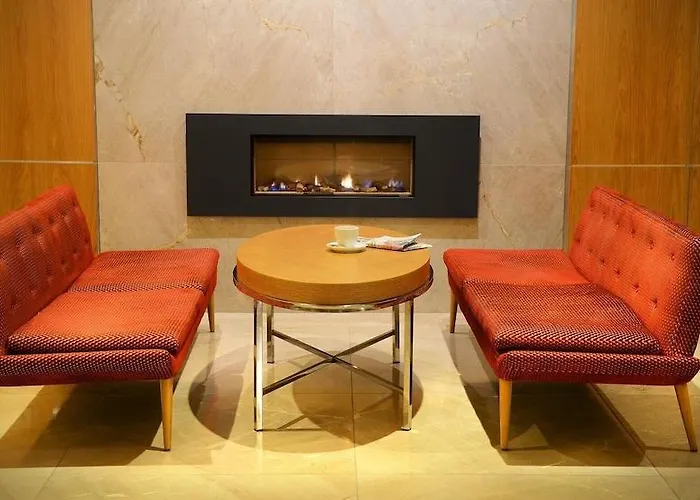 Clayton Burlington Road Hotel