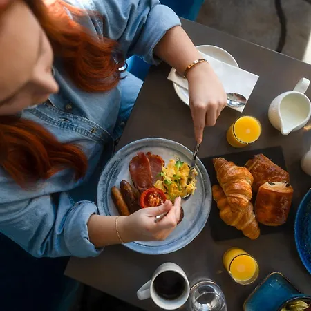 Clayton Burlington Road 4*