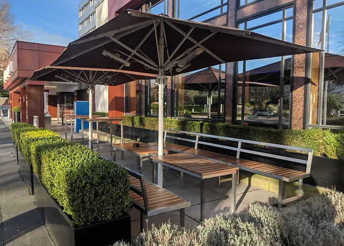 Clayton Burlington Road Hotel 4*