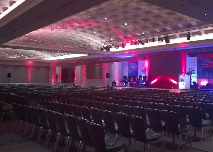 克莱顿酒店都柏林，伯灵顿路 4*